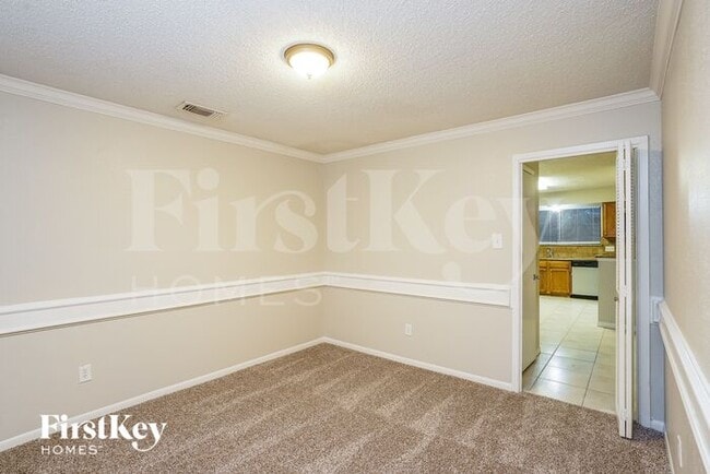 Building Photo - 8010 Goldengrove Dr