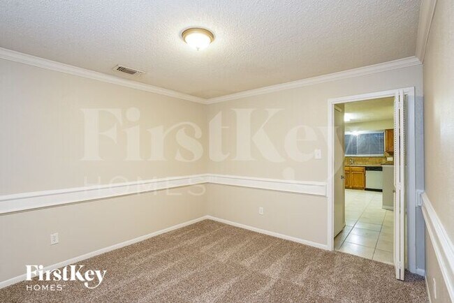 Foto del edificio - 8010 Goldengrove Dr