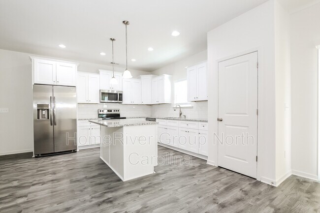Building Photo - 9203 Hutchinson Ln