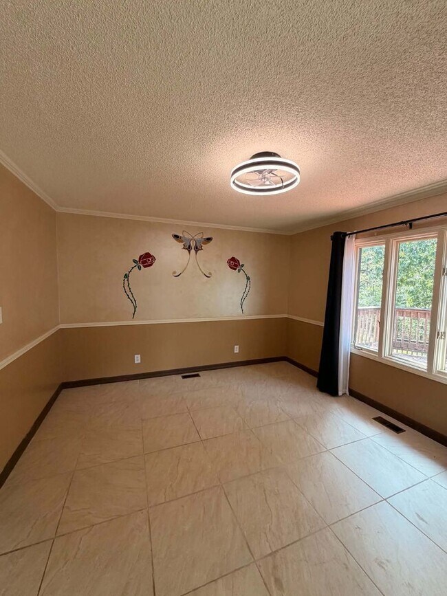 Foto del edificio - 4427 Edgewood Cir