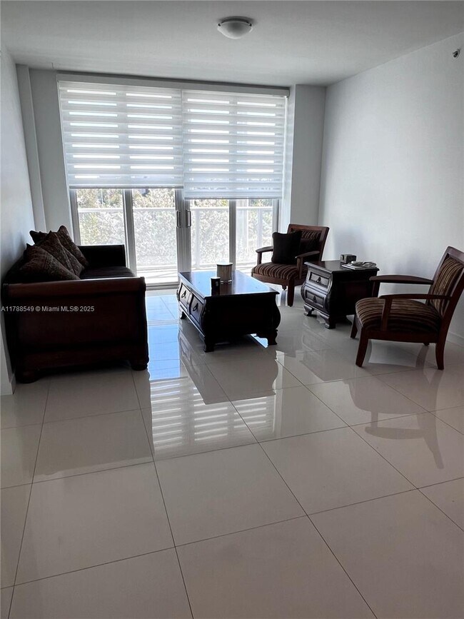 Foto del edificio - 7825 NW 107th Ave