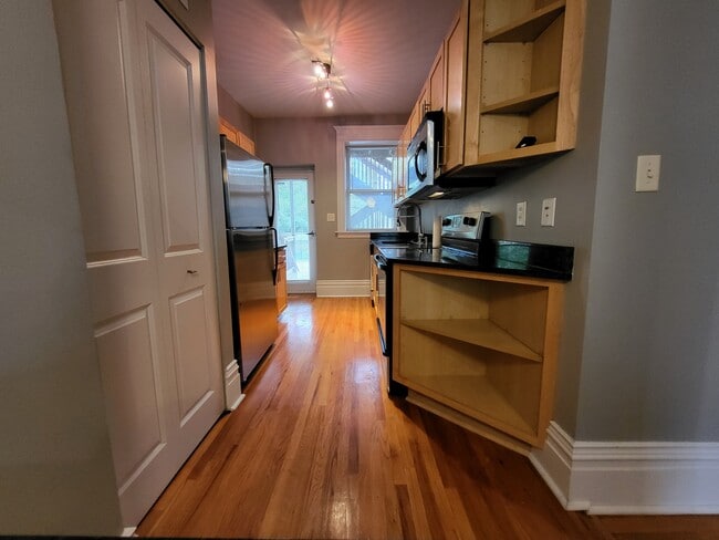 Building Photo - 6126 Washington Blvd Unit Apt 102