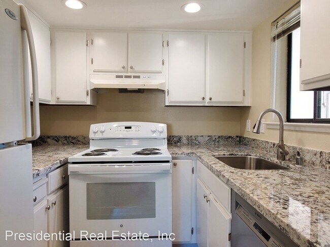 Building Photo - 715 San Conrado Terrace