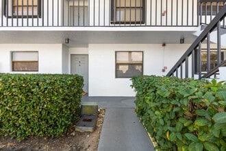 Building Photo - 1270 SE Parkview Pl