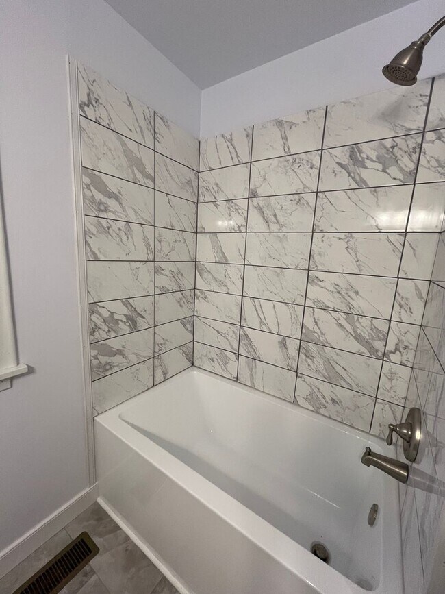 Foto del edificio - 4121 Foxglove Rd