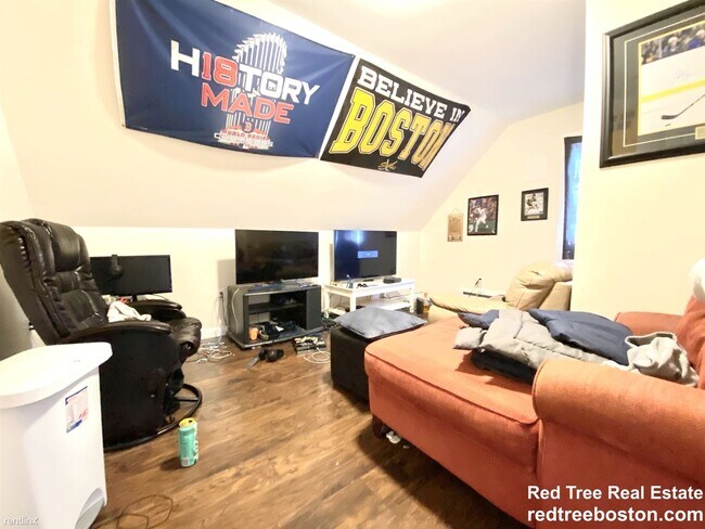 Foto del edificio - 7 br, 2 bath  - 1119 Saratoga St Apt 2L