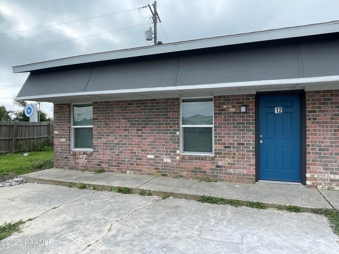 909 Mulberry St Unit 12, Westlake, LA 70669 Room for Rent in Westlake