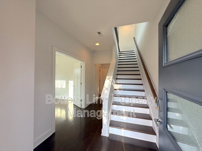 Photo - 118 W Poindexter Dr Townhome