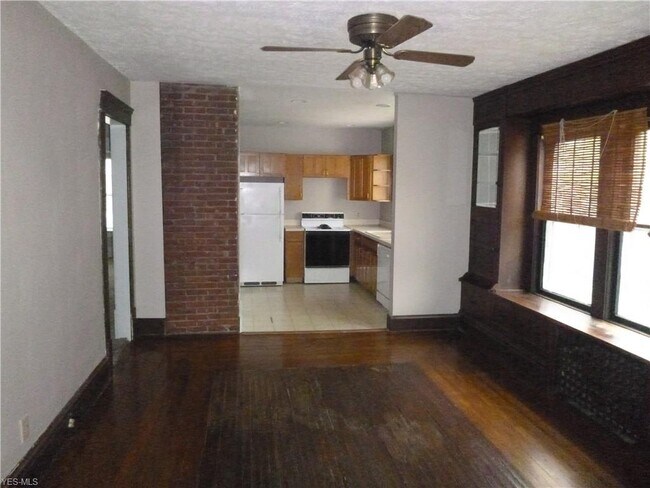 Building Photo - 59 Beck Ave