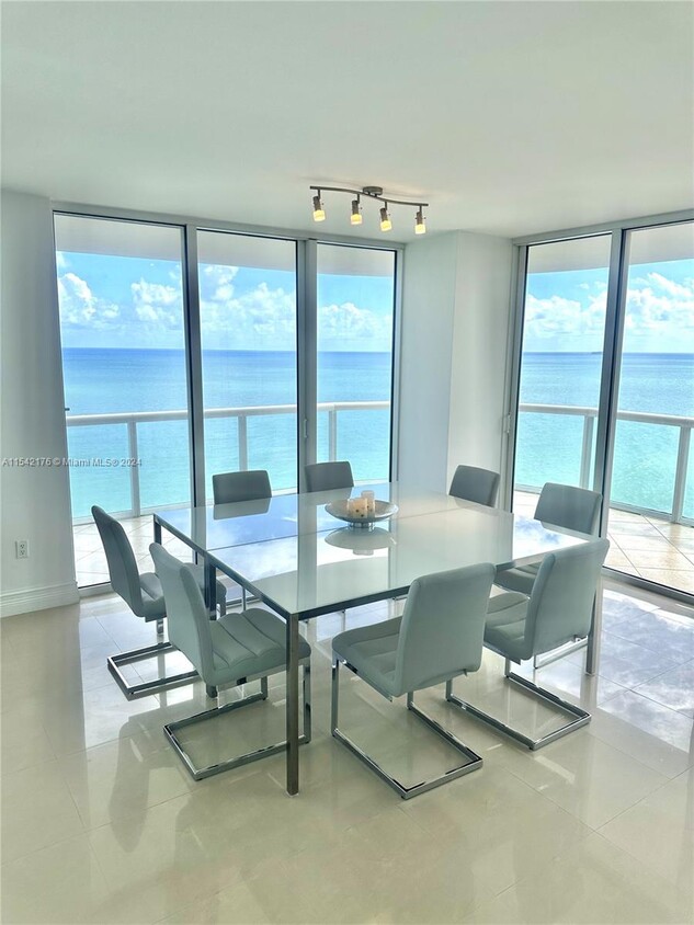 Foto principal - 6365 Collins Ave