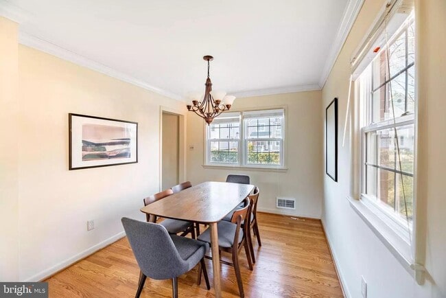 Foto del edificio - 4706 8th Rd S