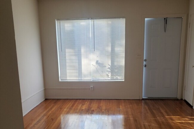 Building Photo - 4310 W Terrace Dr