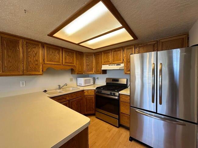 Building Photo - 1034 3350 N