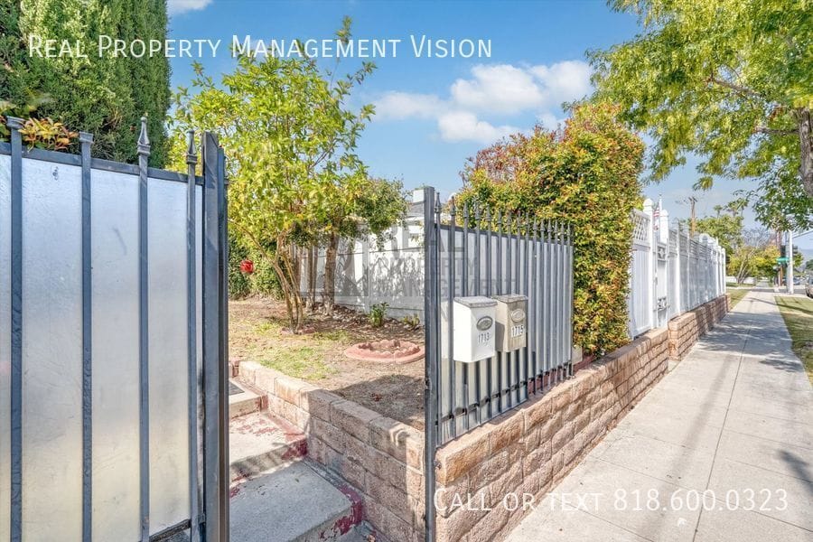 Foto principal - 1715 W Victory Blvd