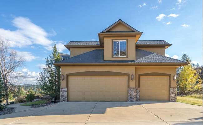 Building Photo - 1610 E Eagle Feather Ln