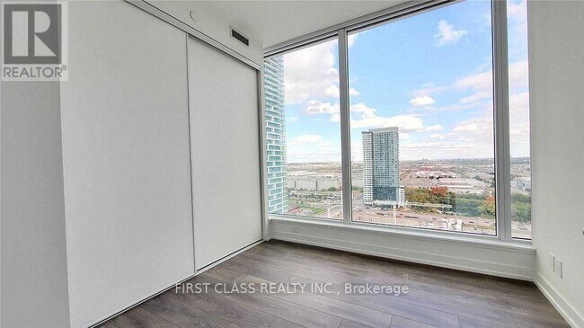 Photo du bâtiment - 5 Buttermill Ave.