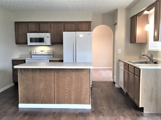 Building Photo - 352 Pinecrest Ct