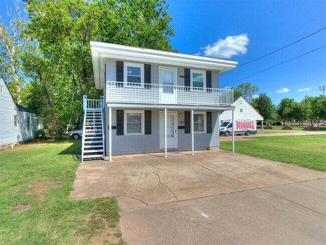 Foto del edificio - 203 E Brooks St