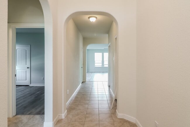 Foto del edificio - 1001 Doe Meadow Dr