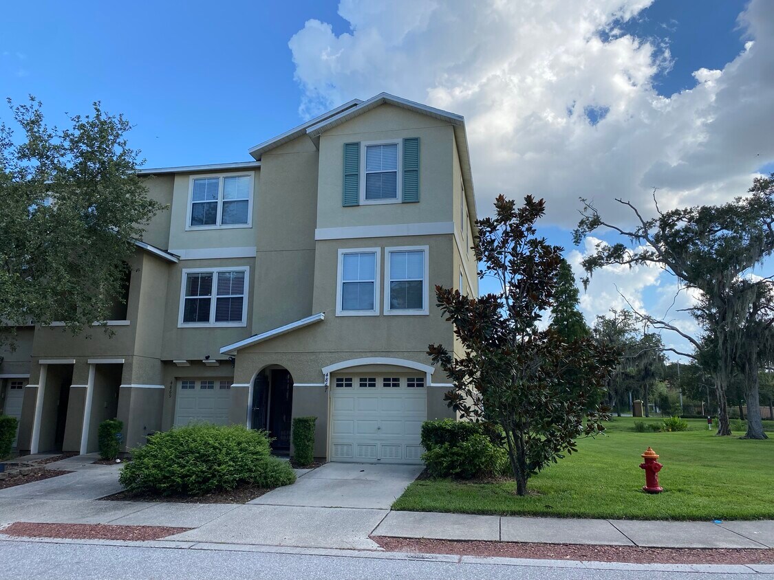 4867 Tuscan Loon Dr, Tampa, FL 33619 Townhome Rentals in Tampa FL