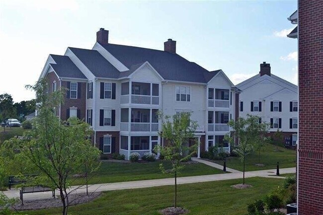 Foto del edificio - 854 W Summerfield Gln Cir