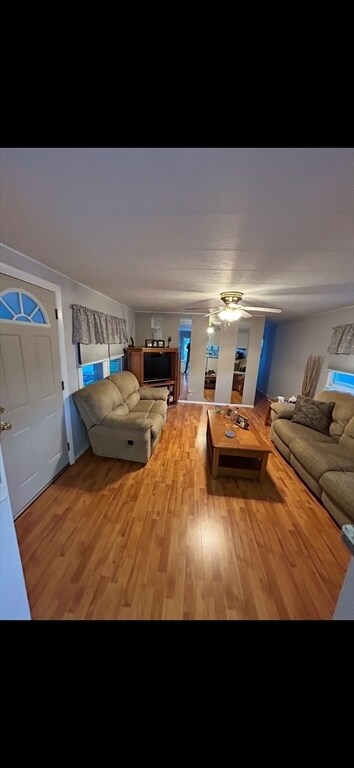 Foto del edificio - 100 Phelps St