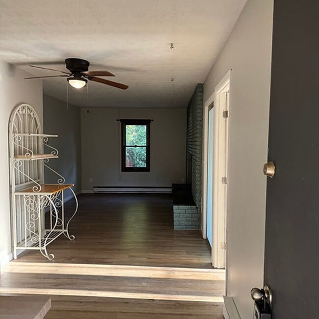 Photo - 319 1/2 N. Elm St. Apartment