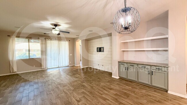Foto del edificio - 142 W Leatherwood Ave