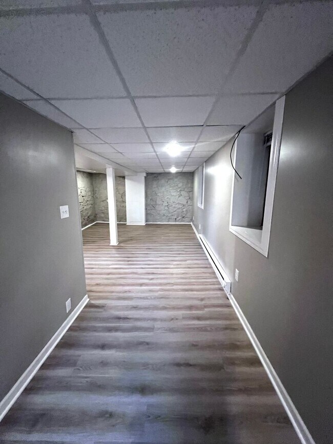 Foto del edificio - 808 E 3rd St