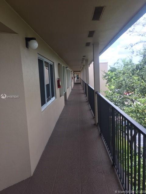 Building Photo - 12600 SW 5th Ct