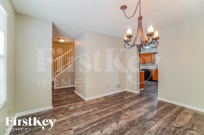 Building Photo - 2722 Hardwood Ave