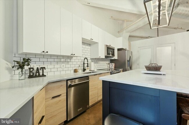 Building Photo - 444 N 4th St