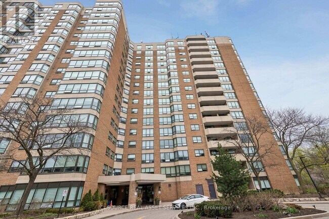 Photo du bâtiment - 7601 Bathurst St