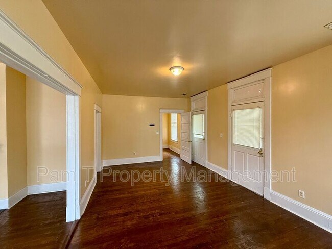 Foto del edificio - 806 E 31st St