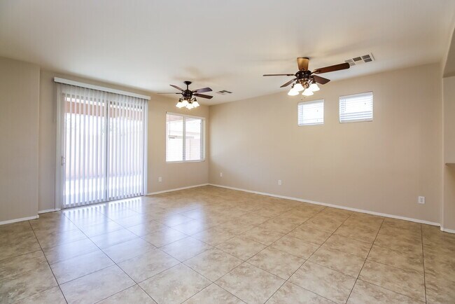 Foto del edificio - 347 N Wesley