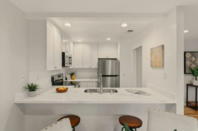 Building Photo - 3401 La Terrace Cir