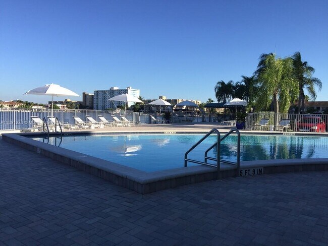 Foto del edificio - 16565 NE 26th Ave