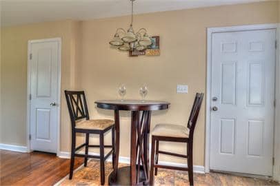 Building Photo - 1250 Baugh St