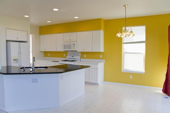Foto del edificio - Fantastic Bethany Home with Attached Garag...