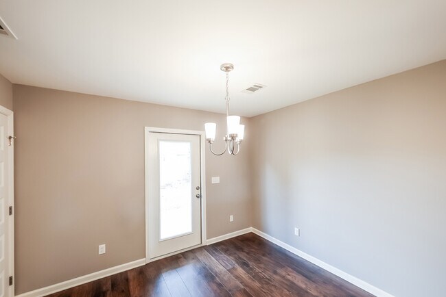 Foto del edificio - 16430 Pottery Ln
