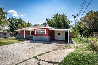 Building Photo - 2408 NW Ozmun Ave