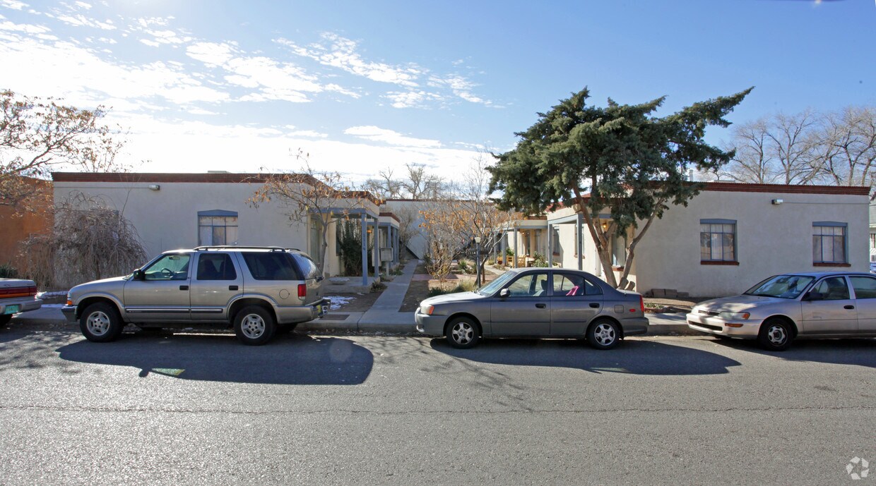 Primary Photo - 1114-1116 Silver Ave SW