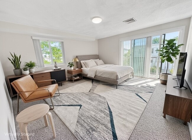 Foto del edificio - 1695 N Shore Rd