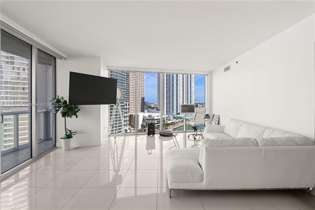 Foto del edificio - 465 Brickell Ave