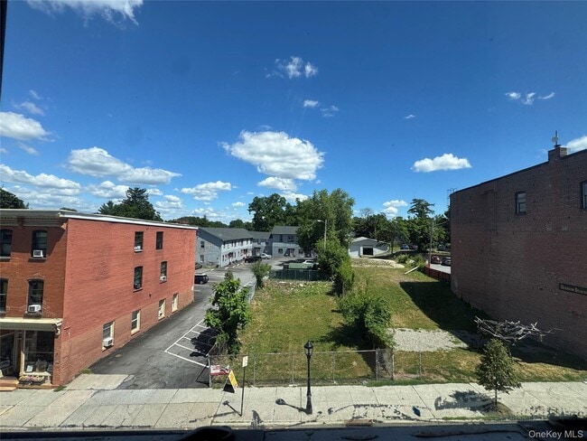 Building Photo - 155 Main St