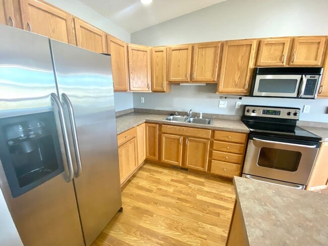 Foto del edificio - 3 bed, 2 bath Twinhome