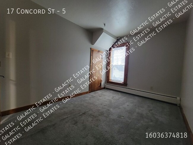 Foto del edificio - 3 Bedroom 1 Bath Concord NH 2nd floor apar...