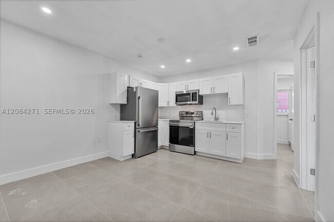 Foto del edificio - 1849 NW 16th St