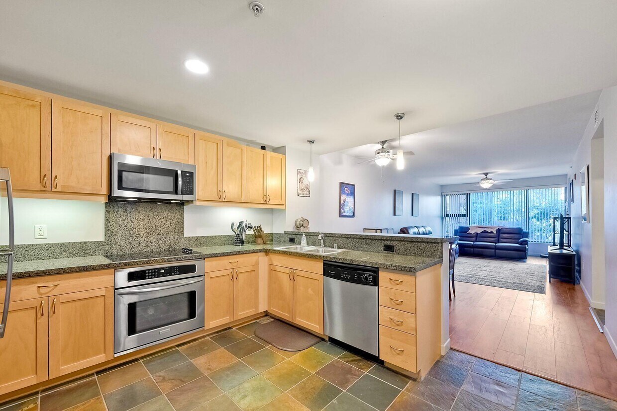 Primary Photo - 1150 J St