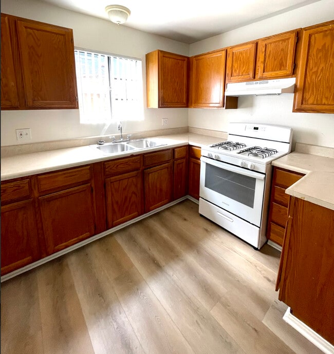 Building Photo - Mar Vista Apartments